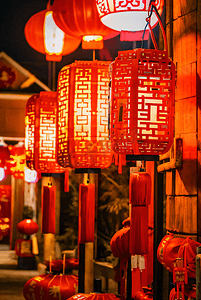 过年春节街道上挂的红灯笼摄影图7