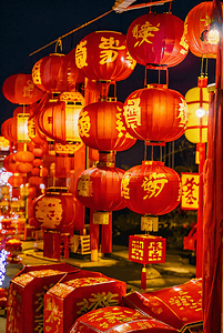 春节街道上挂的红灯笼摄影图6