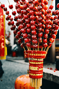 红色的冰糖葫芦摄影图1