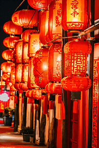 春节街道挂着红灯笼夜景摄影照片9