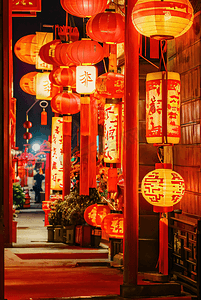 街景摄影图摄影照片_春节街道上挂的红灯笼摄影图2