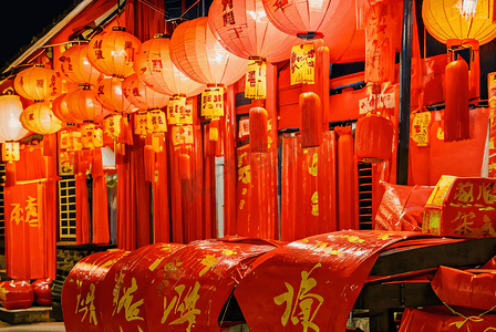 春节街道上挂着红灯笼摄影图2