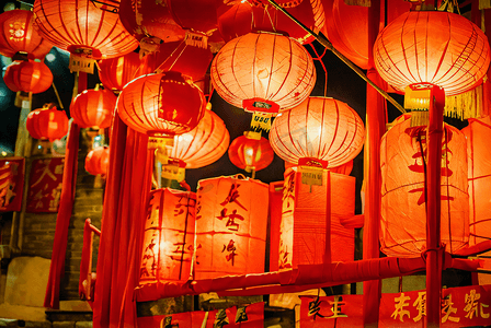 春节街道上挂着红灯笼摄影图5