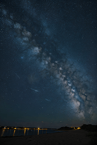 广阔无垠摄影照片_夜晚广袤无垠的星空图5摄影图