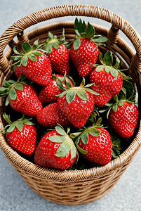 一篮子草莓高清摄影配图