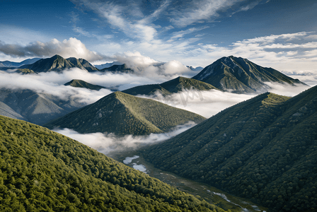 云雾缭绕图片摄影照片_绿色高山山脉云雾摄影图片