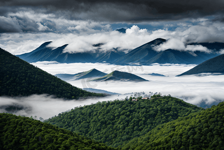 云雾缭绕的山脉摄影图片3