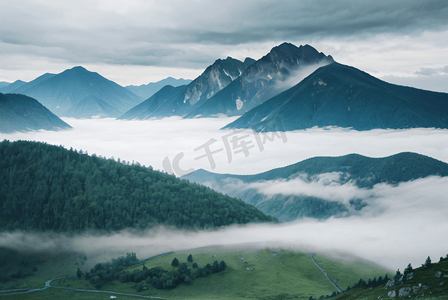 高山山脉云雾缭绕摄影图7