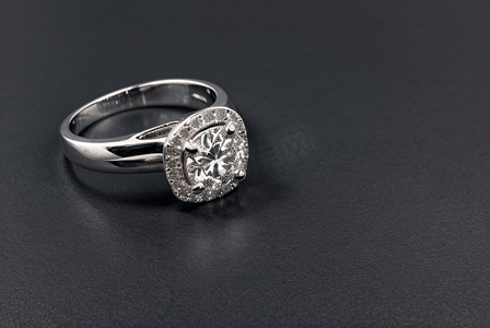求婚摄影照片_高端的钻石戒指摄影图5