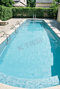 夏季蓝色清凉泳池摄影图片2