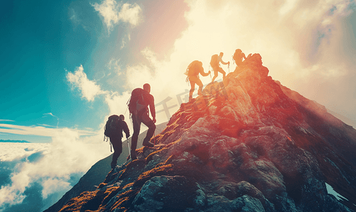 南太行徒步摄影照片_商务攀爬一座山攀登克服困难