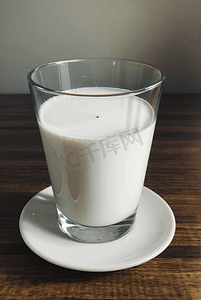 健康纯牛奶摄影图0