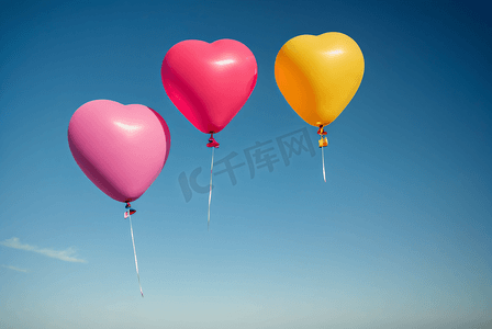爱心形状气球摄影配图3