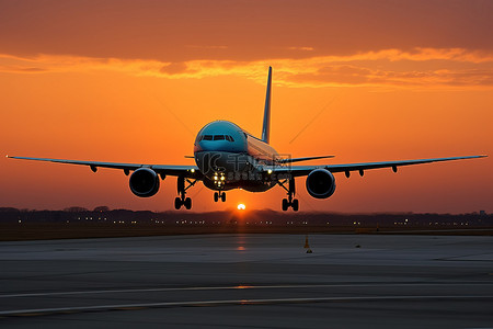 日落时停在机场跑道上的飞机