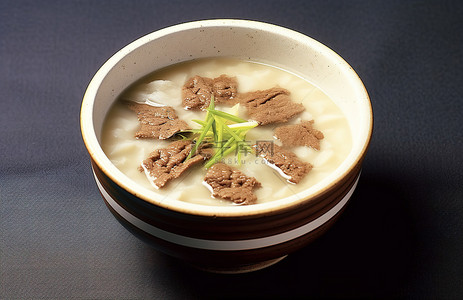 碗里的日本牛肉汤