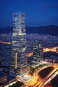 首尔是一座充满活力和繁忙的城市，拥有许多高楼大厦