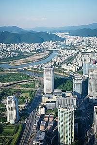 从摩天大楼鸟瞰韩国第三大城市龙仁市