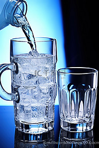 饮用水背景图片_饮用水玻璃壶和瓶子
