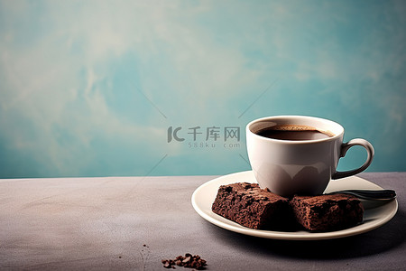 朗背景图片_架子上的一杯咖啡和布朗尼蛋糕