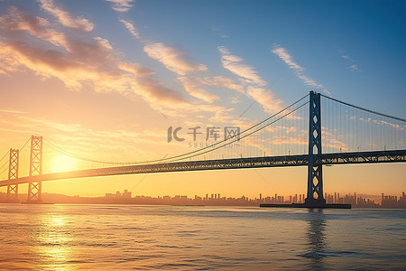 海湾旅游背景图片_海湾大桥悬挂在海洋水域之上
