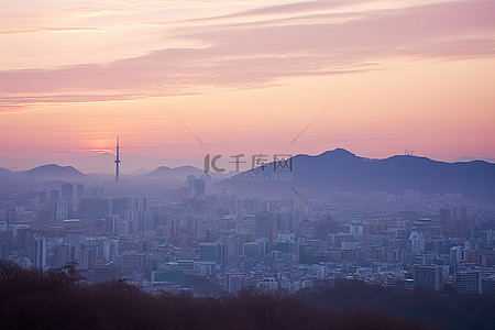 看山背景图片_从塔山看首尔贤洞 韩国首尔