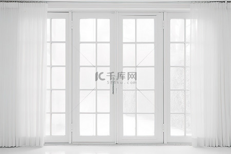 法式可丽饼背景图片_带法式玻璃前门的白色房间