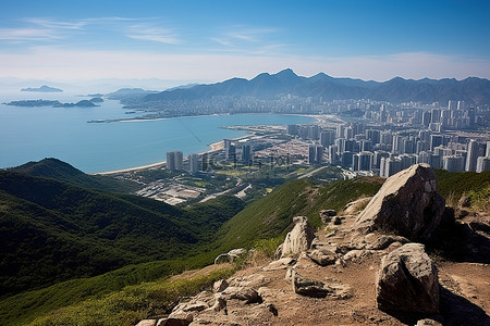 落石背景图片_落基山脉让位于海洋和城市