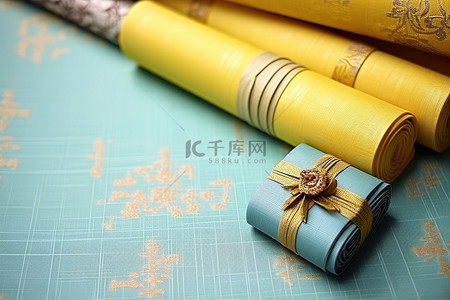 桌子上的一套中国包装纸
