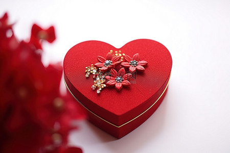 红色心形背景图片_带花的红色心形盒子