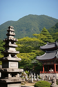 建筑传统背景图片_一座山和许多包含宝塔的小建筑