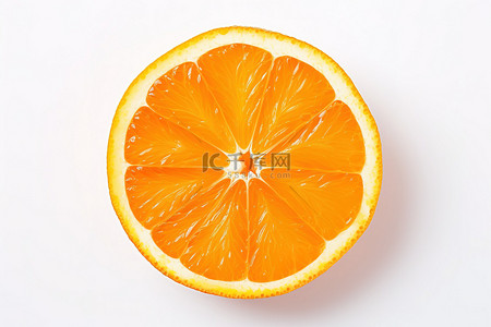 白色背景上躺着一片橙子