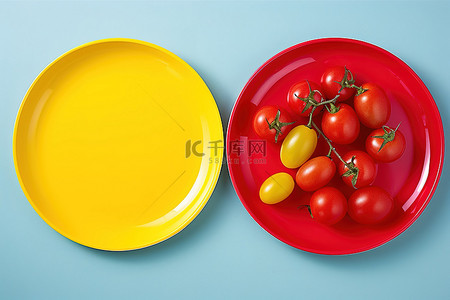 红色食品背景图片_两个黄红色和蓝色的板彼此相邻