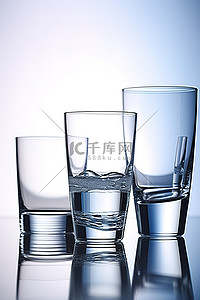 修饰背景图片_水杯的图像 用水印修饰的水杯