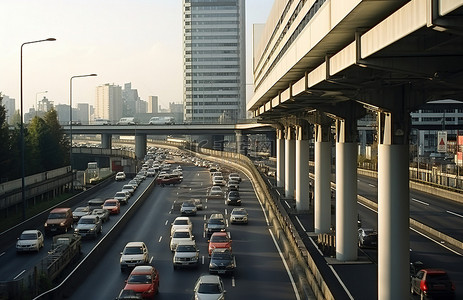 靠近桥梁和建筑物的道路，有很多汽车