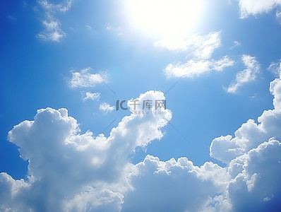 今天推荐背景图片_今天的天空有大云和太阳