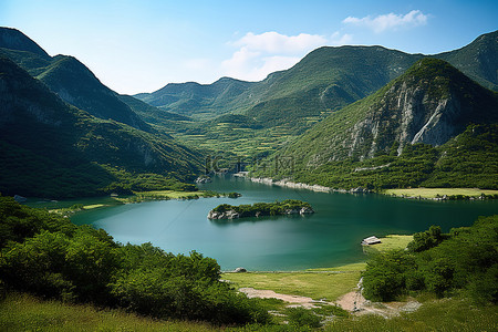 水玉背景图片_湖后的青山