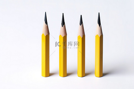 黄人背景图片_白色背景下的五支黄色铅笔
