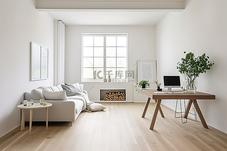 干净的白色客厅配有浅色橡木地板和高高的天花板