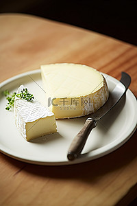 蓝莓奶酪背景图片_盘子里放着一块奶酪