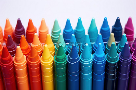 彩虹色笔与各种颜色的线条