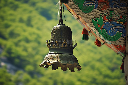尼泊尔山上的钟雕塑图片 007