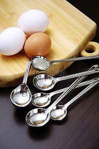鸡蛋 鸡蛋措施和勺子