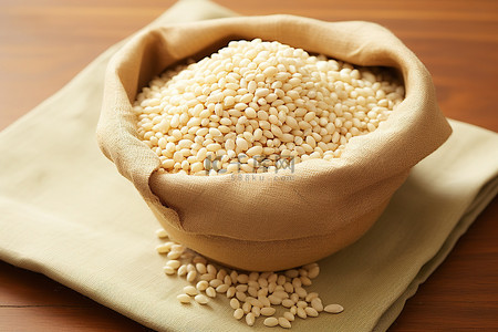 大米是由大豆制成的