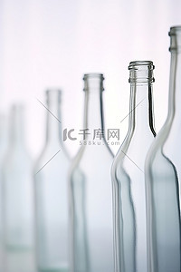 新年透明免抠背景图片_桌子上排列着透明的玻璃瓶