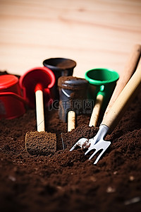 锤子园艺工具和泥土