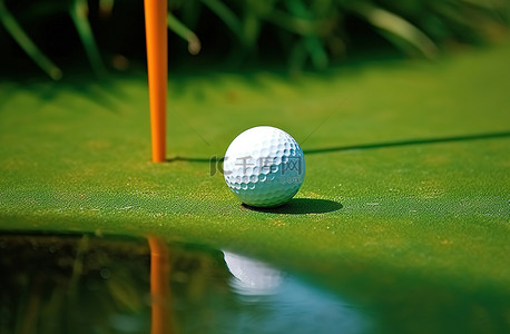 高尔夫球头像背景图片_洞附近的白色高尔夫球