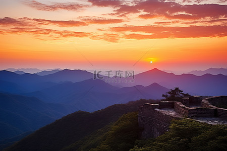 长的背景图片_虹凯长城内王山日落