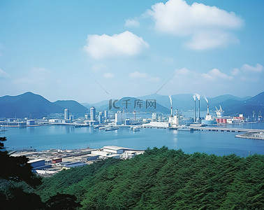 从朝鲜山上看海港