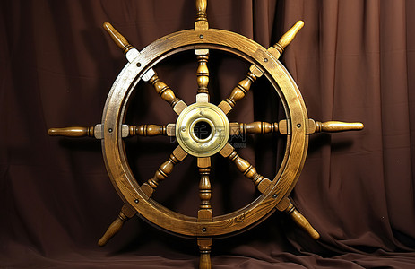 带黄铜奖章的老式木制船轮