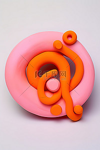 橙色和粉色形状的粘土片